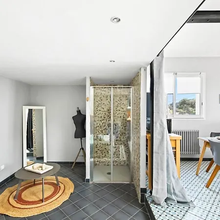 Chic - Terrace With Sea View, Beaches Gasthof Le Pradet